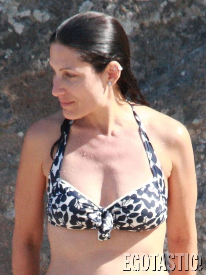 Доктор Кадди в бикини