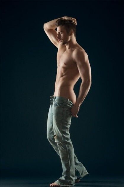 Лазарев разделся ради нового сингла. Фото