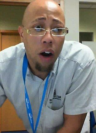 Работник снял клип о том, как в офисе воруют его яблоки. Видео