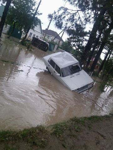 Сутки после наводнения на Кубани. Фото. Видео