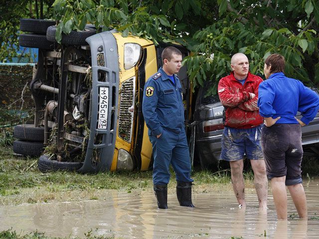 Сутки после наводнения на Кубани. Фото. Видео