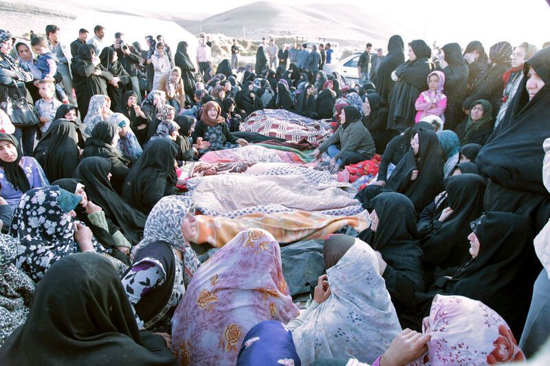 Иран скорбит по жертвам мощных землетрясений