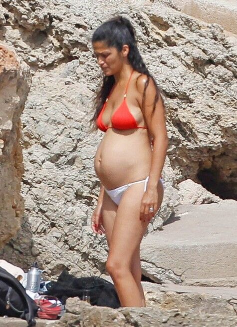 Жена Макконахи не стесняется новых форм. Фото