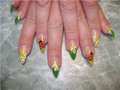 Звездный маникюр: Бейонсе носит фото мужа на ногте. Фото