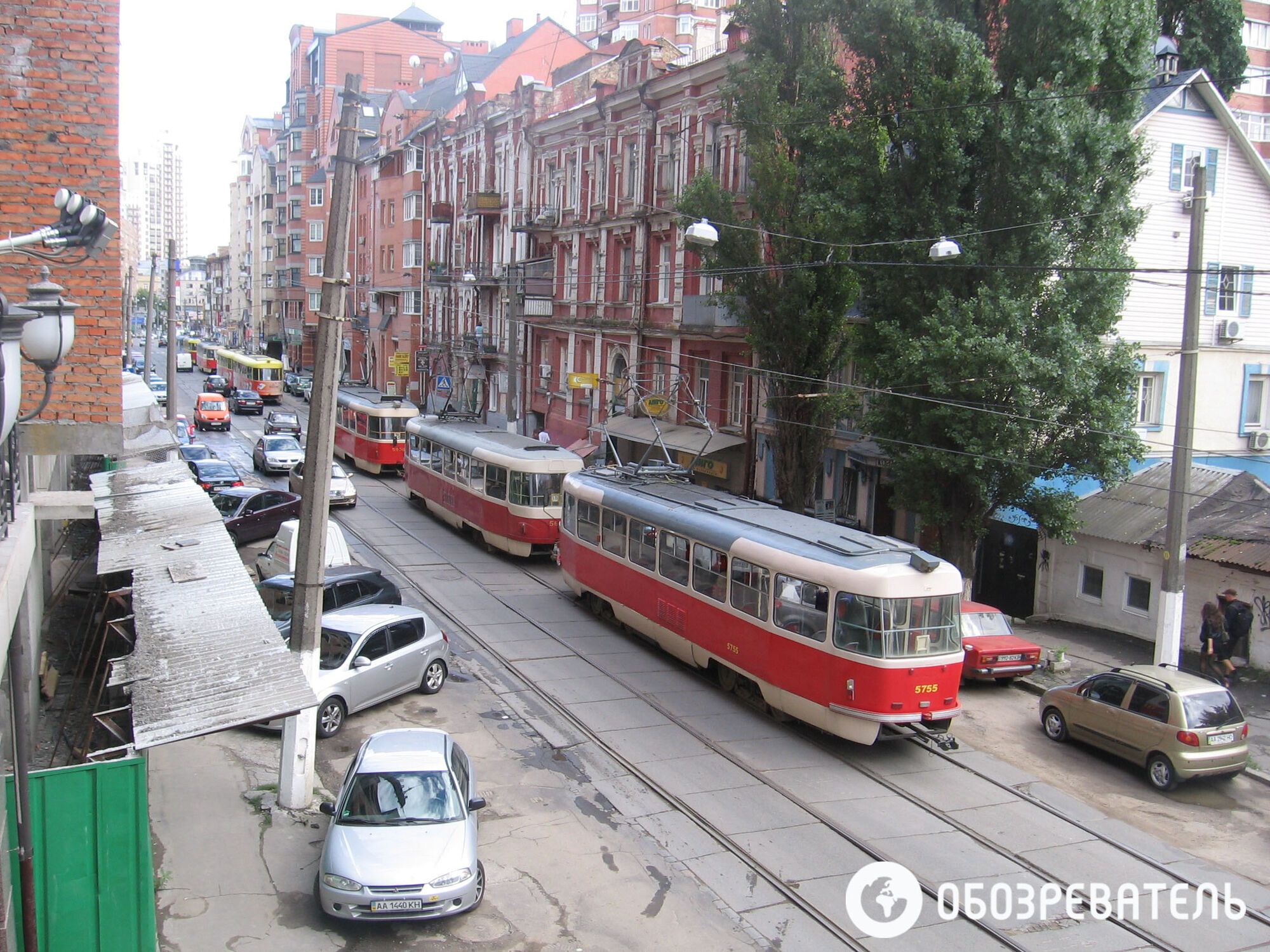 В центре Киева иномарка заблокировала движение трамваев, 15 августа 2012