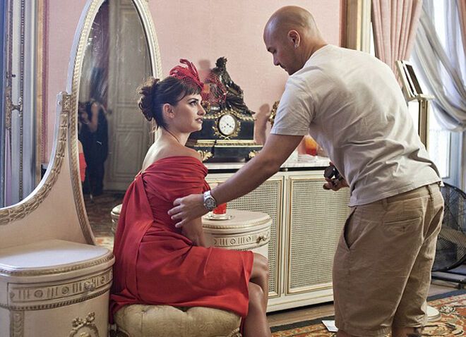 Пенелопа Круз работает над популярным календарем. Фото