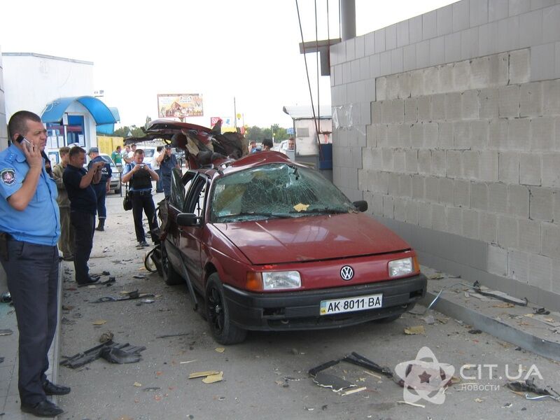 Мощный взрыв машины на АЗС в Симферополе. Фото