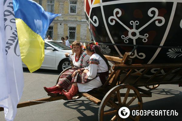 У Києві пройшов парад вишиванок