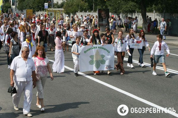 В Киеве прошел парад вышиванок