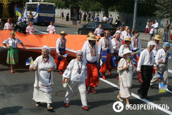 В Киеве прошел парад вышиванок