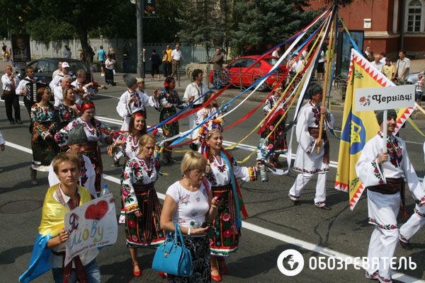 У Києві пройшов парад вишиванок