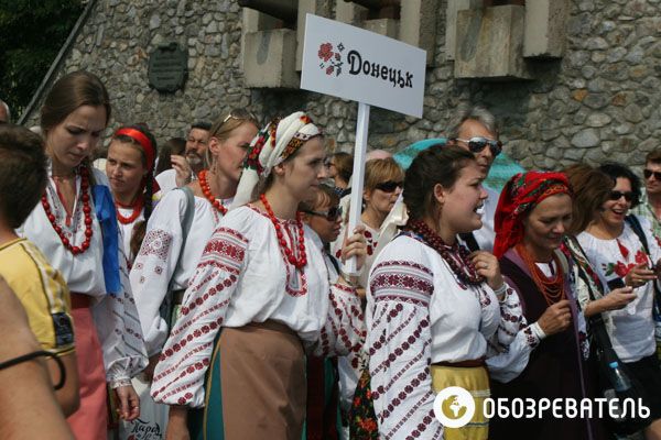 В Киеве прошел парад вышиванок