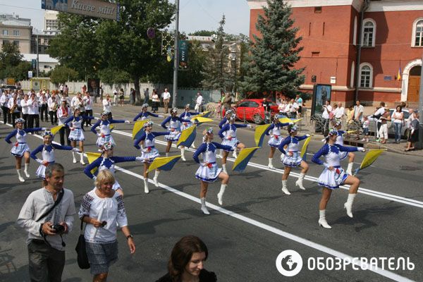 В Киеве прошел парад вышиванок