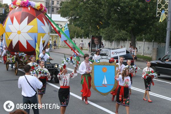 В Киеве прошел парад вышиванок