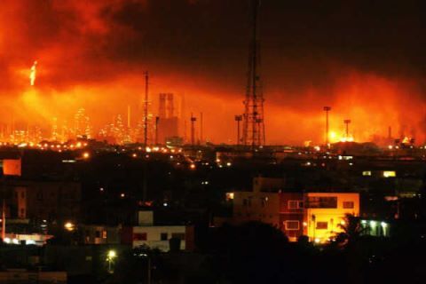 В Венесуэле взрыв на нефтезаводе: есть погибшие и пострадавшие