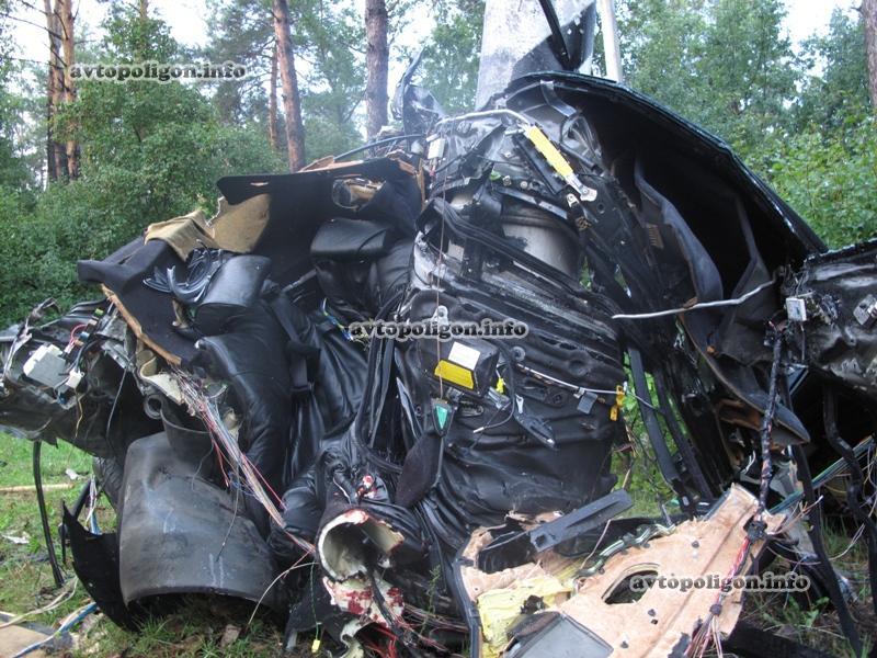 ДТП в Киеве: в BMW разбились пятеро. Фото 