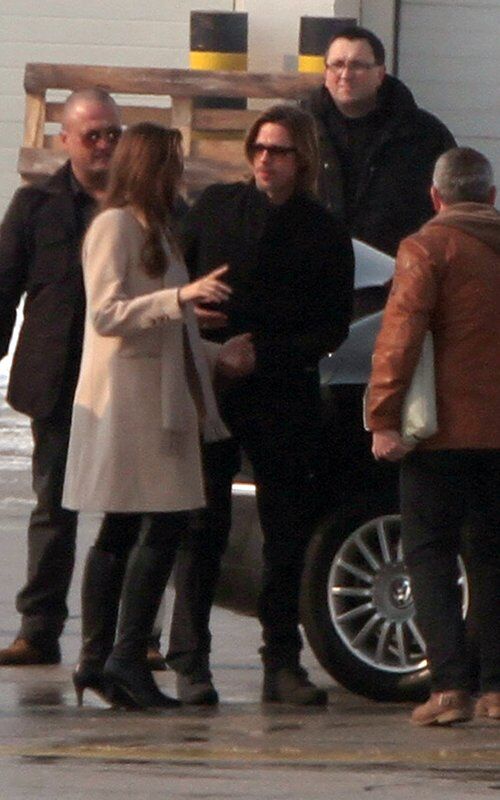 Джоли и Питт замечены во Франции. Фото