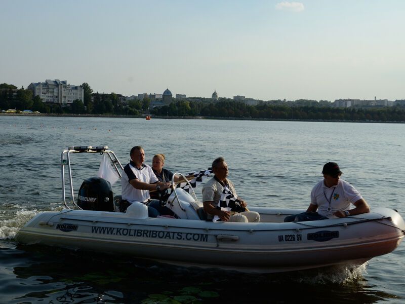 Водно-моторна екзистенція у Тернополі. Фото