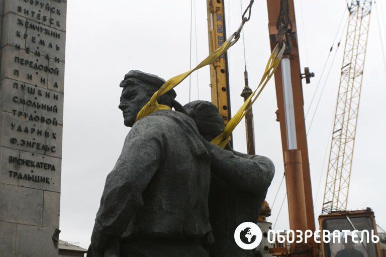 С киевской набережной навсегда исчез памятник морякам