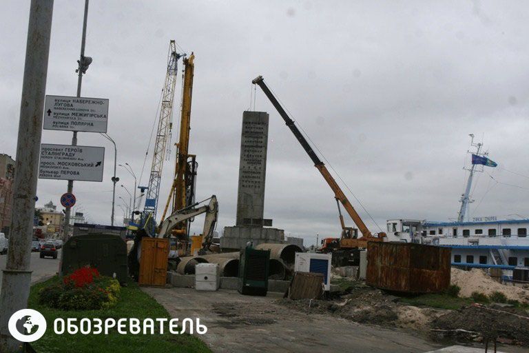 С киевской набережной навсегда исчез памятник морякам