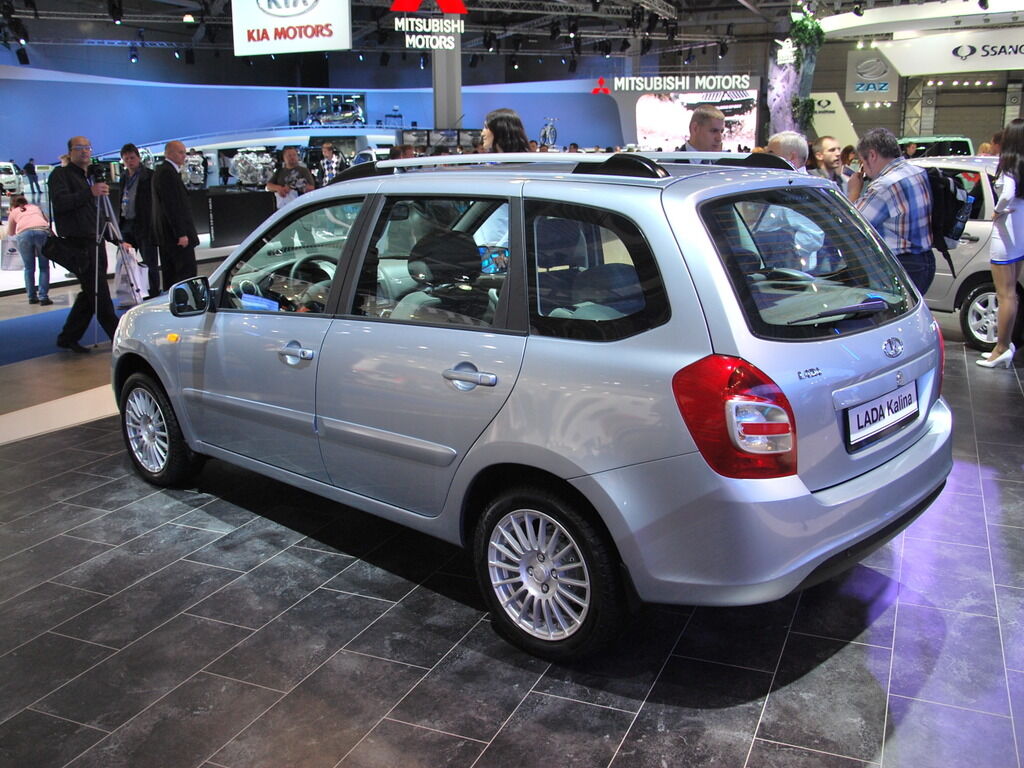 АвтоВАЗ показал новую "Ладу Калину" и электромобиль