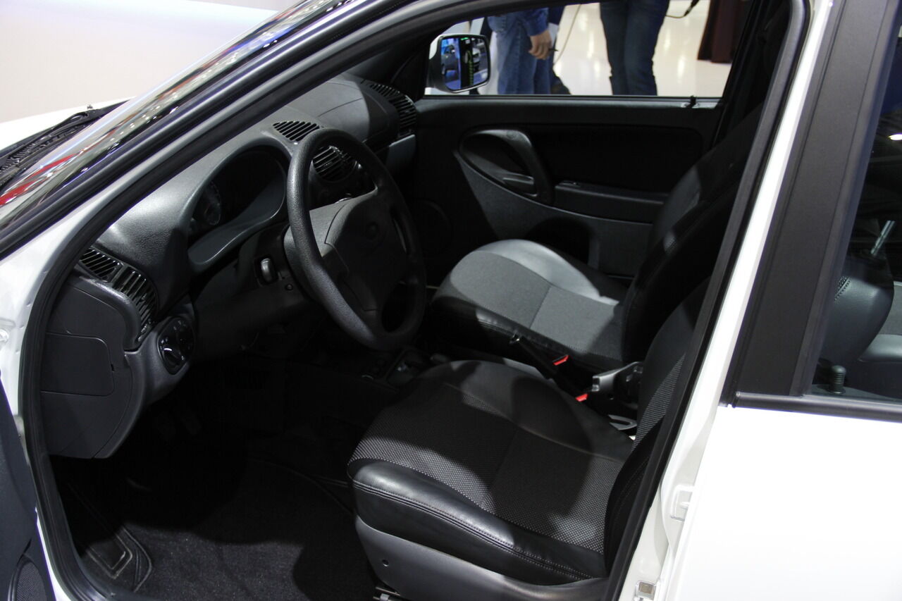 АвтоВАЗ показал новую "Ладу Калину" и электромобиль