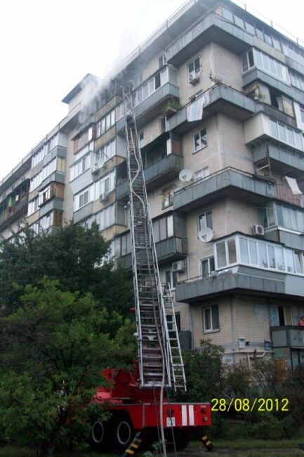 В киевской девятиэтажке произошел пожар. Есть жертвы