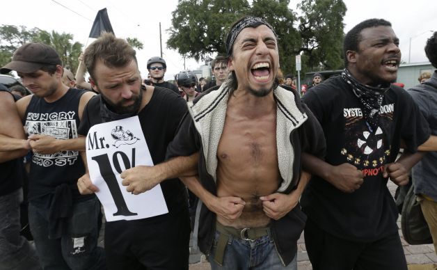 Во Флориде пытались заковать в наручники Кондолизу Райс