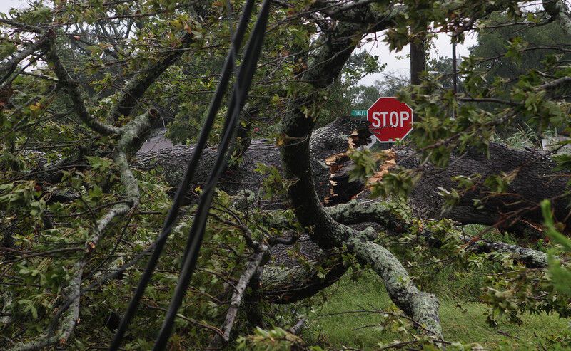 Ураган "Исаак" обесточил полмиллиона домов в США