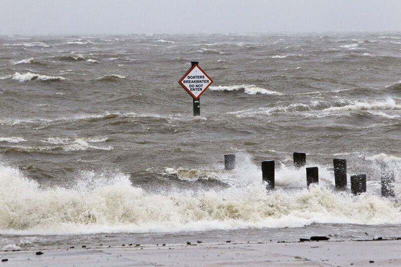 Ураган "Исаак" обесточил полмиллиона домов в США