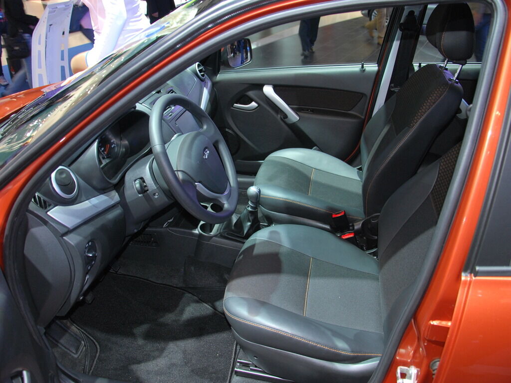 АвтоВАЗ показал новую "Ладу Калину" и электромобиль