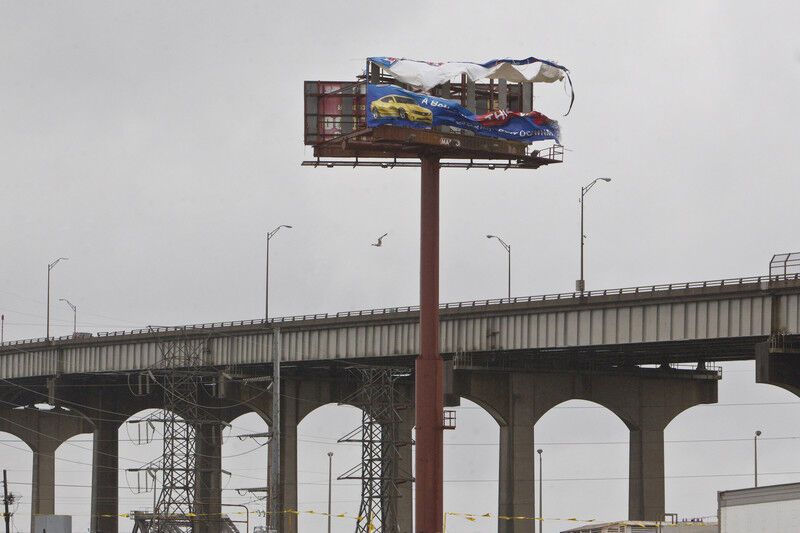 Ураган "Исаак" обесточил полмиллиона домов в США