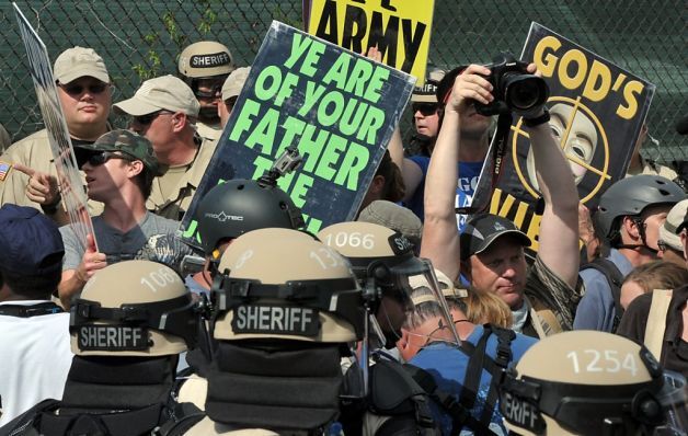Во Флориде пытались заковать в наручники Кондолизу Райс