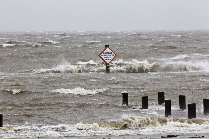 Ураган "Исаак" обесточил полмиллиона домов в США