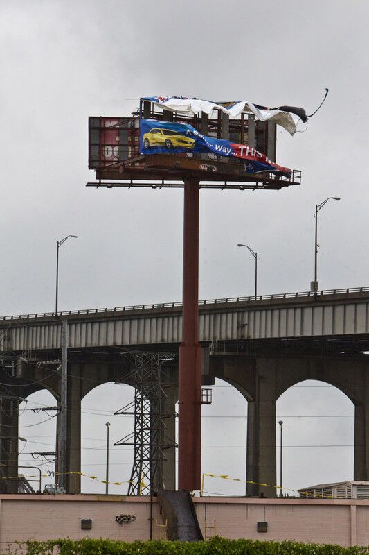 Ураган "Исаак" обесточил полмиллиона домов в США