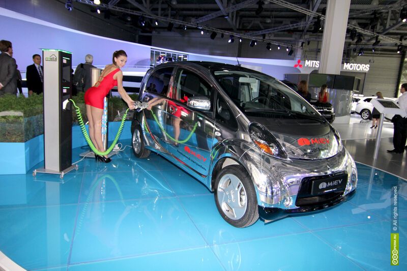 Самые красивые девушки Московского автосалона. Фото 