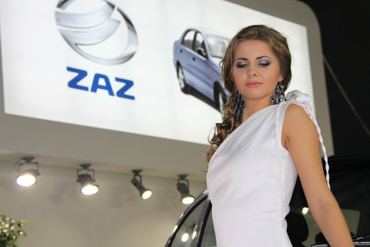 Самые красивые девушки Московского автосалона. Фото 