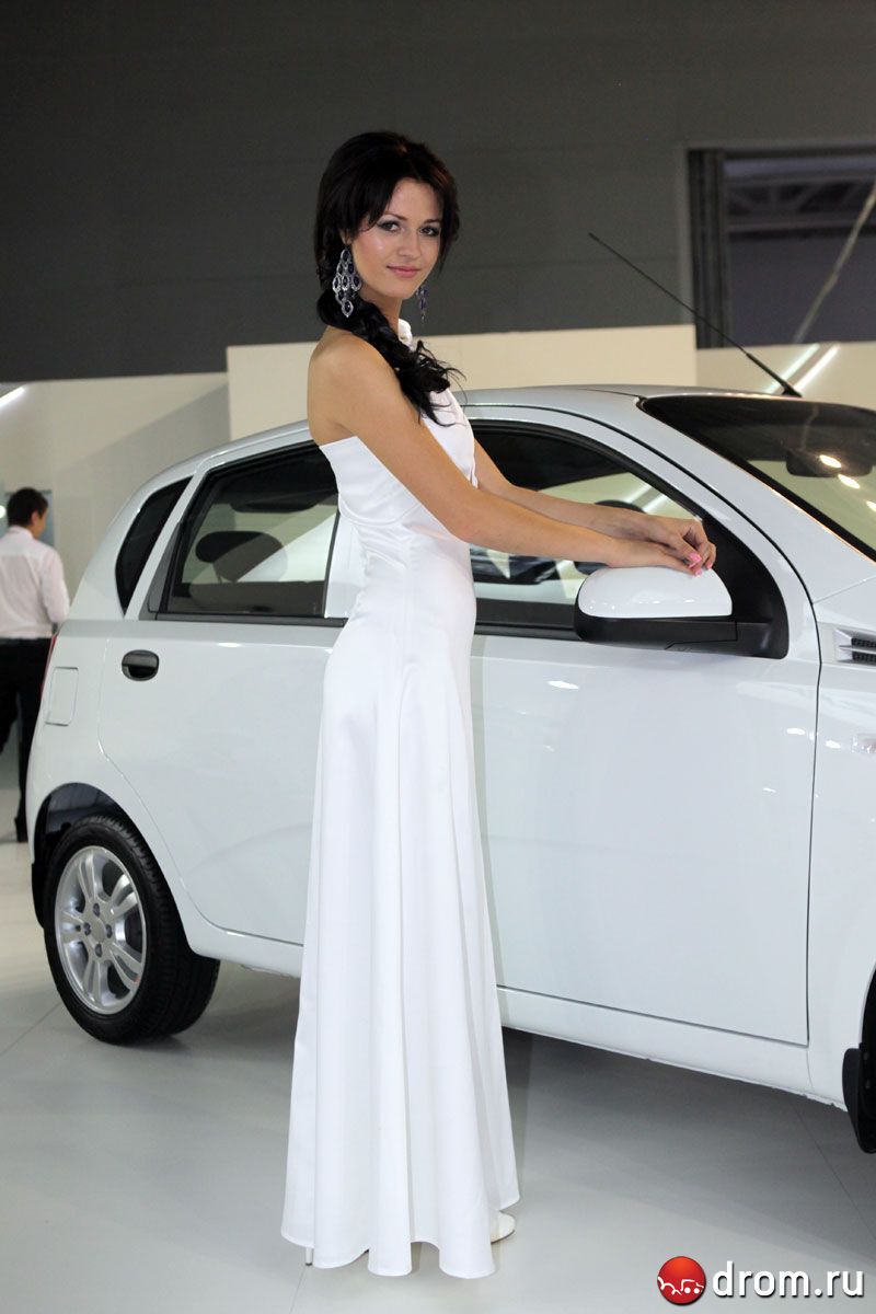 Самые красивые девушки Московского автосалона. Фото 