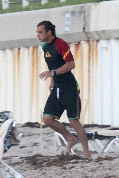 Стефани устроила семейный поход на пляж. Фото