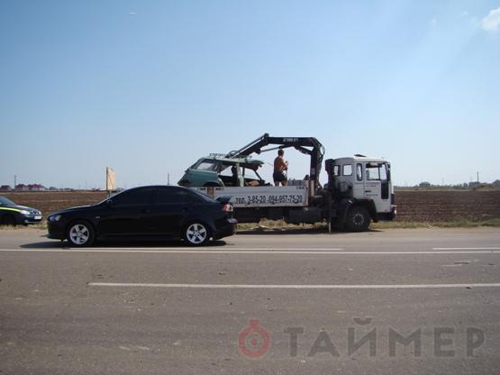 "ВАЗ" разорвало пополам – на водителе ни царапины. Фото