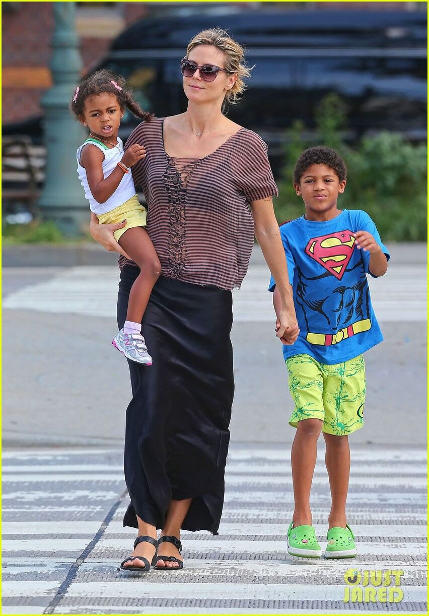 Семейство Хайди Клум собралось покушать. Фото