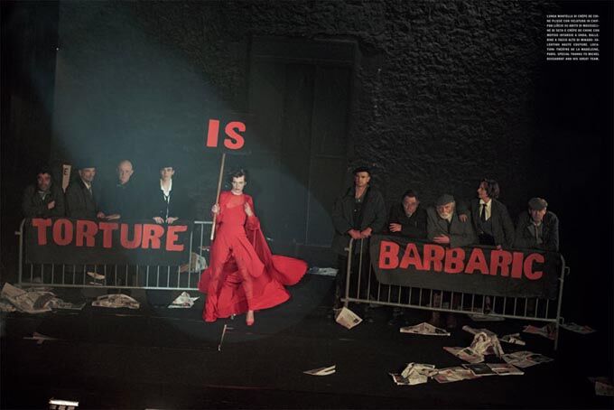 Милла Йовович на митинге