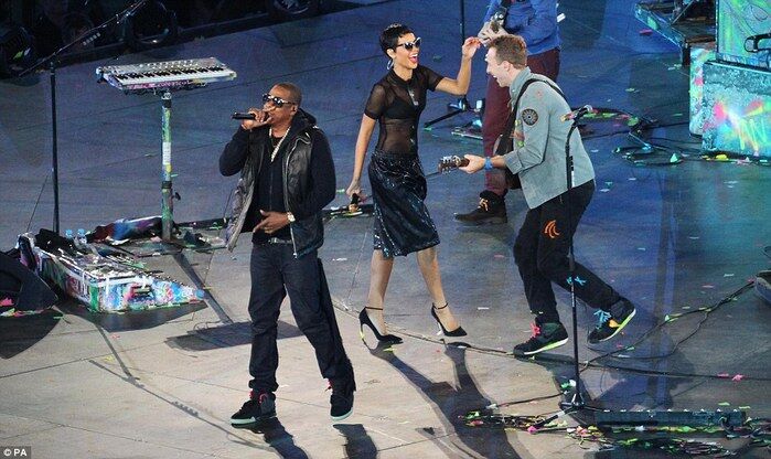 Звезды выступили на закрытии Паралимпийских игр. Фото