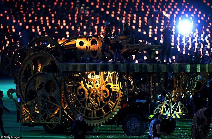 Звезды выступили на закрытии Паралимпийских игр. Фото