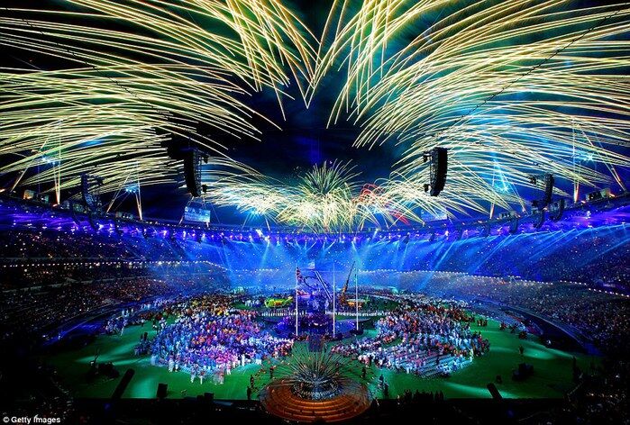 Звезды выступили на закрытии Паралимпийских игр. Фото