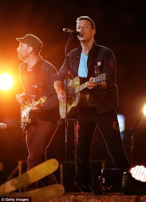 Звезды выступили на закрытии Паралимпийских игр. Фото