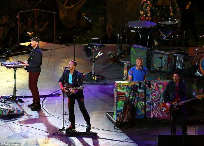 Звезды выступили на закрытии Паралимпийских игр. Фото