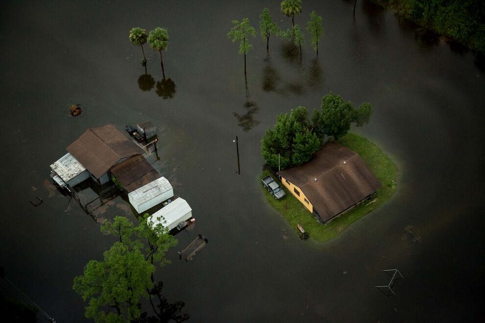 Последствия тропического шторма "Айзек"