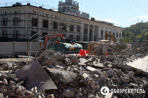 Пешеходный мост на Почтовой демонтировали после 40 лет "службы"