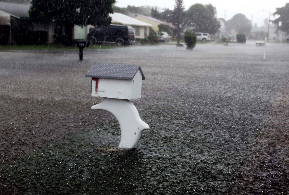 Последствия тропического шторма "Айзек"